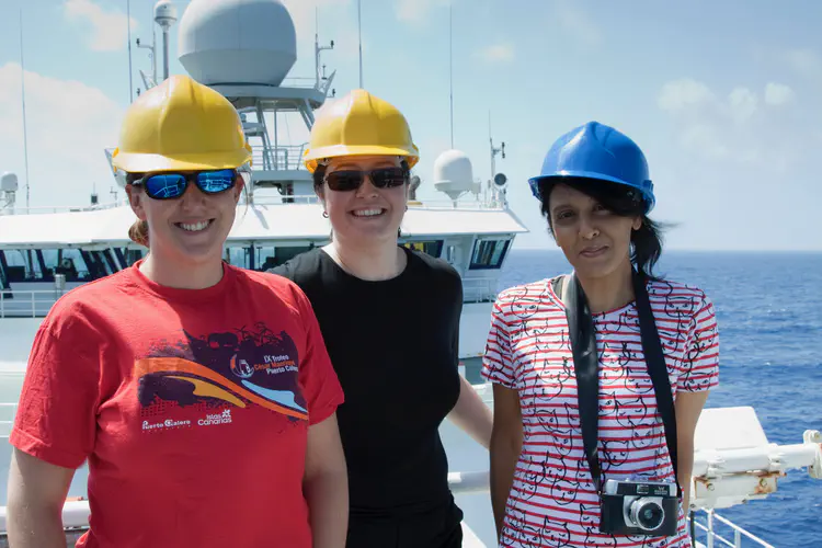 2014-04-25-cruise-photo-jc103-foremast_LEN.jpeg